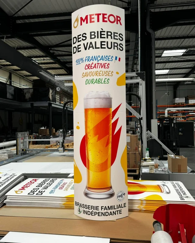 En direct de notre atelier PLV, un grand classique toujours très efficace : le TOTEM elliptique en carton ♻️ destiné à la #GD pour notre client METEOR

A partir de 1 ex et jusqu’à + de 1000 ex en série.

Vos dispositifs complets de PLV instore et vos demandes sur :
👉 www.dsimpression.fr 
et sur 👉 www.impression.cool

#trademarketing #plv #impression #activation #strasbourg #frenchfab #dsimpression #vente #ilv